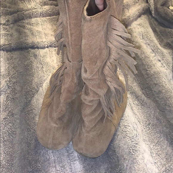 Slouch brown suede fringe boots from Aldo💓 - Picture 3 of 5